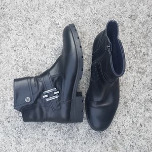 Dorking women's leather ankle boots. Worn only once. Size 41 (10-10 1/2?)